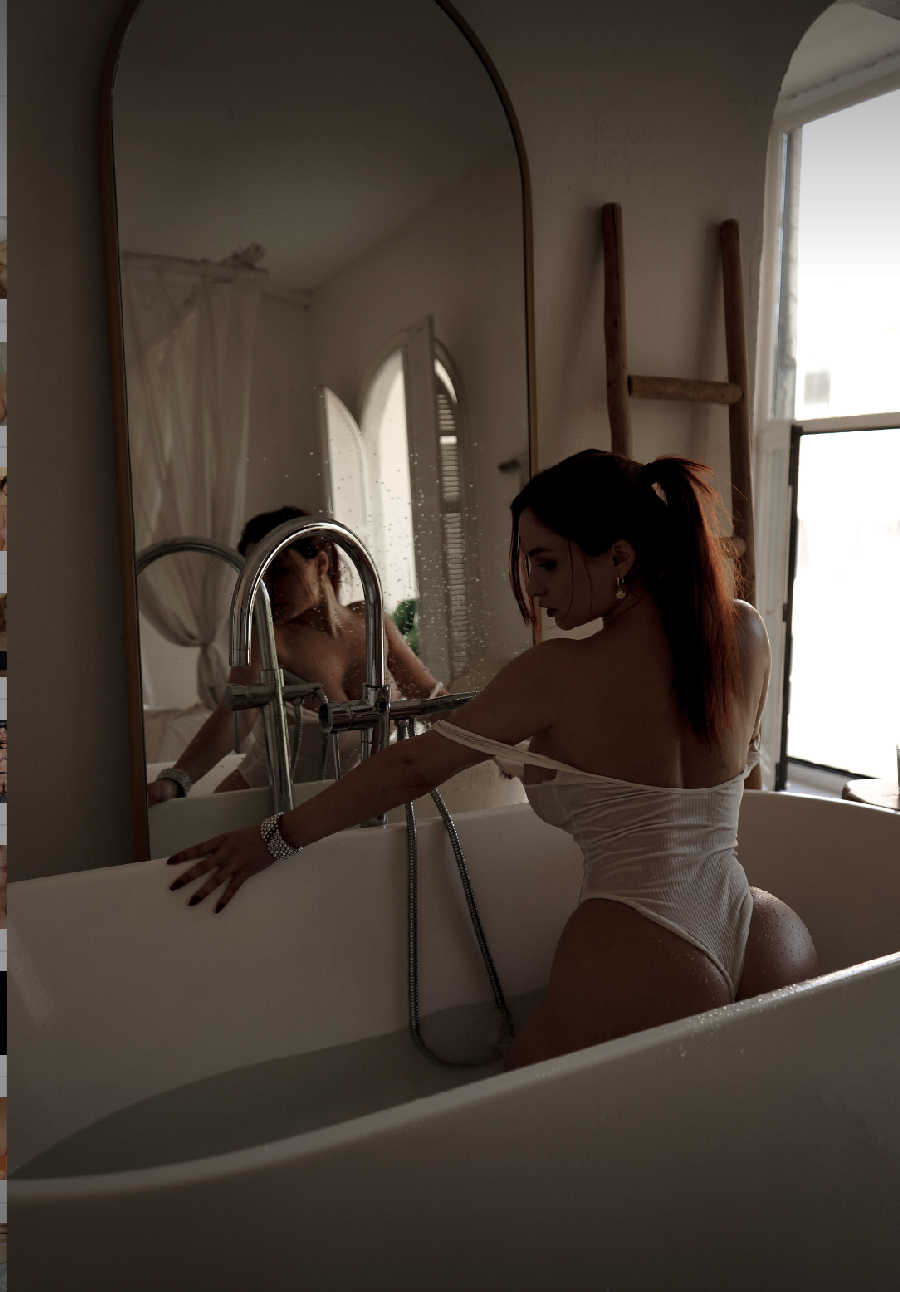 A playful frame from Miranda Faith nude — online in Port-of-Prince