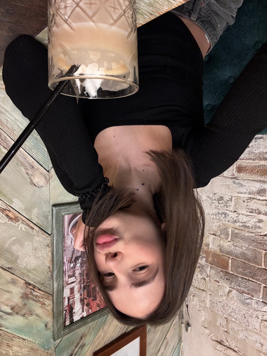 Fresh photos, fresh mood — Tina online in Port-of-Prince